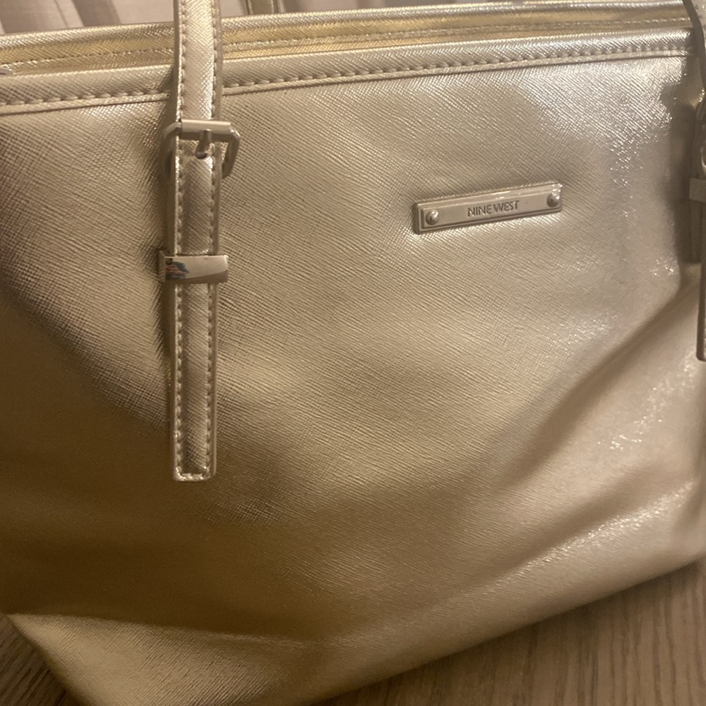 Nine West gold purse - Picture 3 of 9